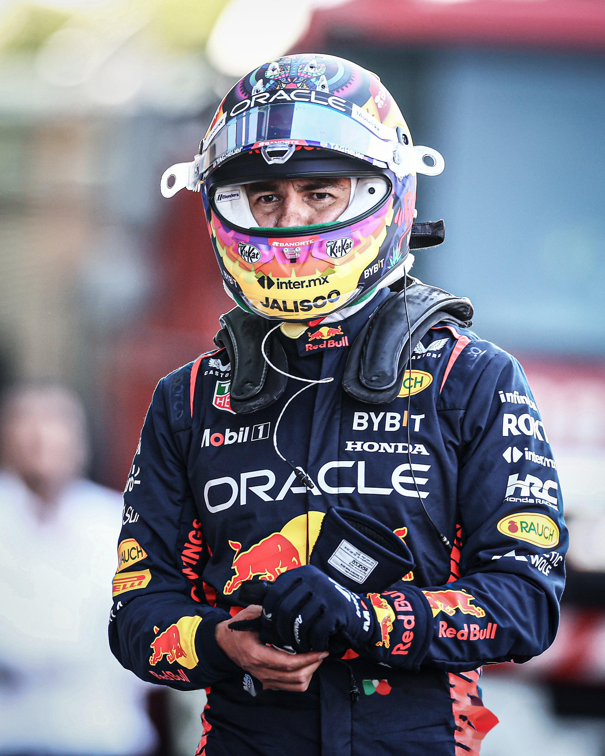 雷诺车队横扫梅赛德斯，佩雷兹关键制胜