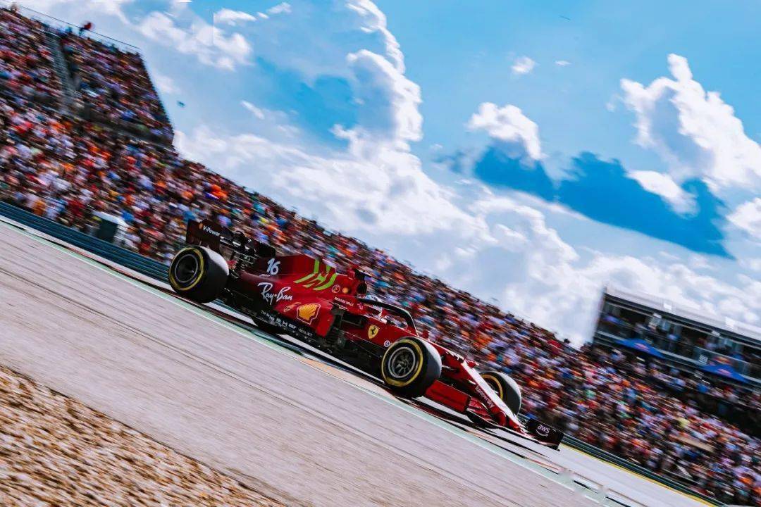 开云体育登录-阿斯顿马丁绝杀威廉姆斯，佩雷兹惊艳四座