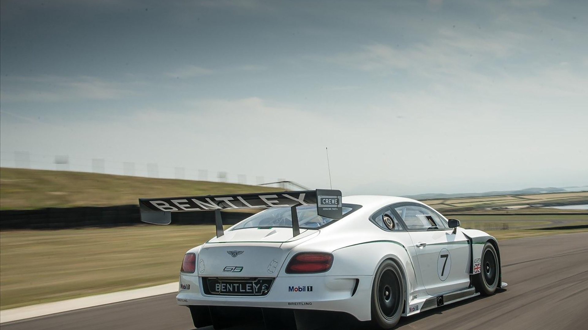 开云体育2026-惊艳夜航！F1揭幕战穆勒全程高能输出，赛季格局一夜改写？