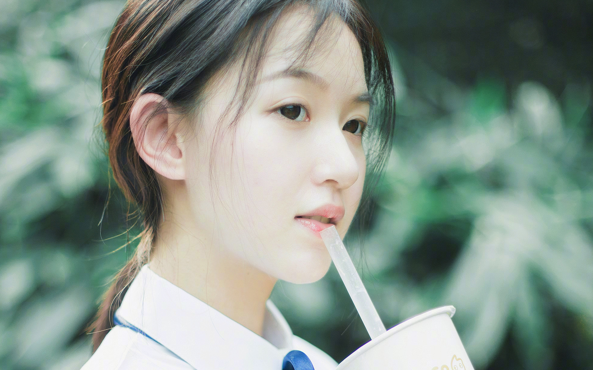 绿茵与货币的双重战场,从英超VAR争议到阿根廷对美元的高位逼抢