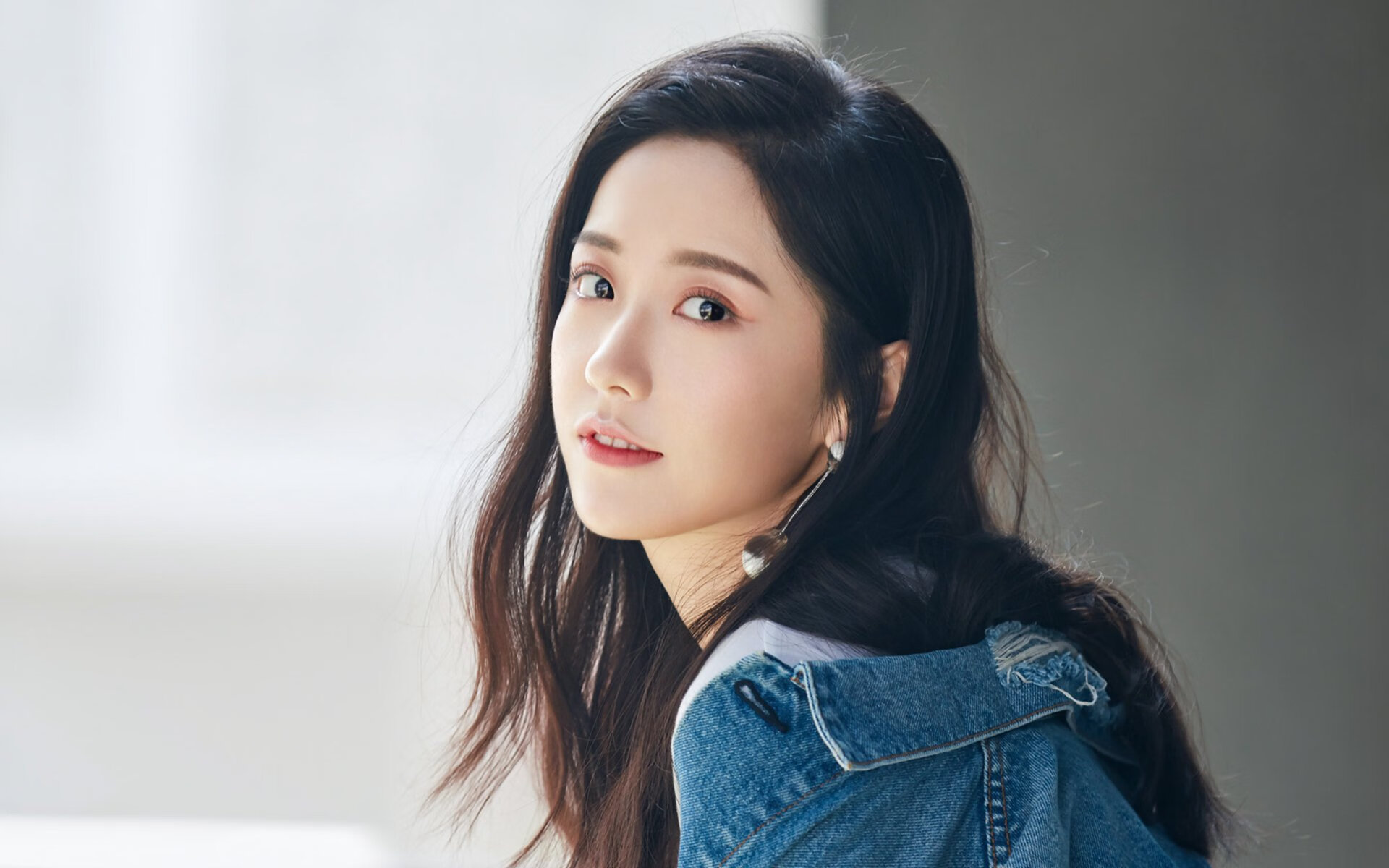 开云体育在线-篮球世界的双重奏，步行者绝杀活塞，小贾伦欧冠半决赛接管比赛