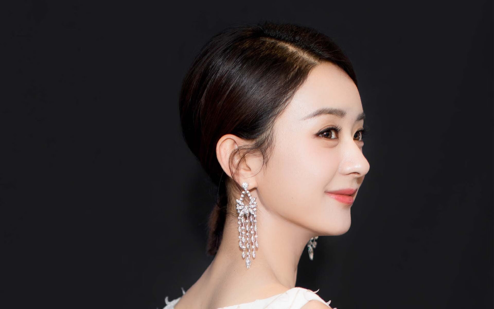 开云体育入口-东京焰火与萨格勒布之血，一场定义B组唯一冷冽美学的战争